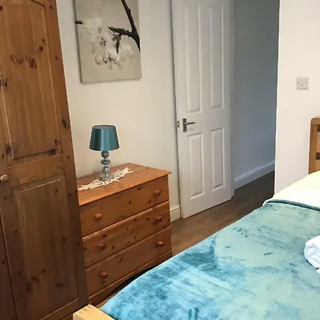 Independent With Parking&garden *