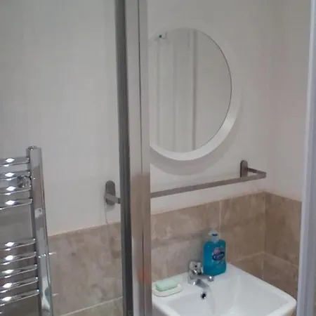 Independent With Parking&garden Apartment Bristol