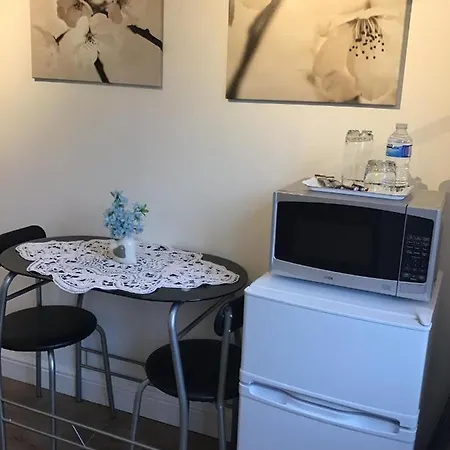 Independent With Parking&garden *