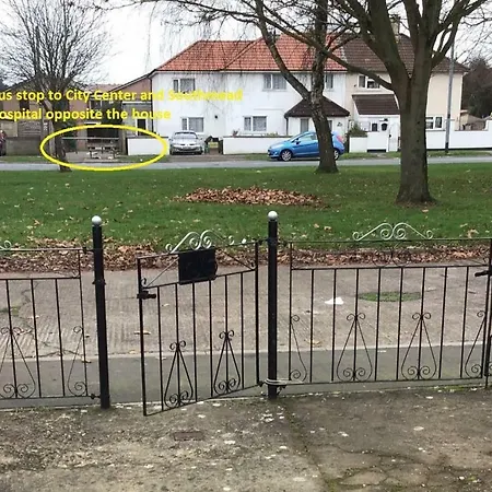 Independent With Parking&garden