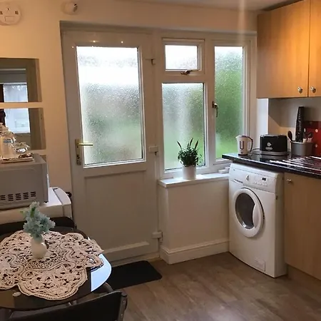 Independent With Parking&garden